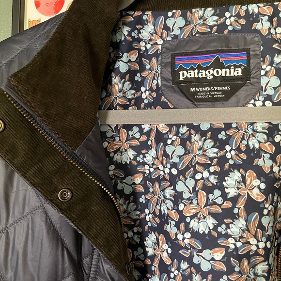 Patagonia Women's Black Quilted Puffer Jacket - Picture 2 of 4